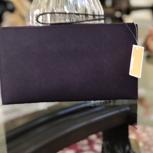 Authentic Michael Kors Wristlet new with tags - Picture 5 of 8